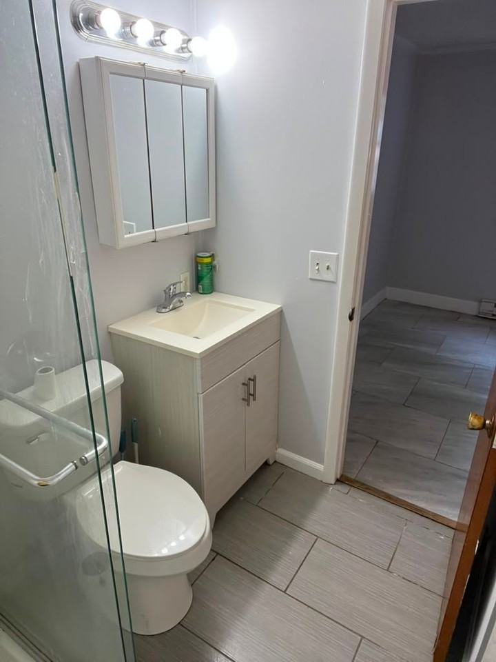 818 Bay St #3 - Photo 6 of 10