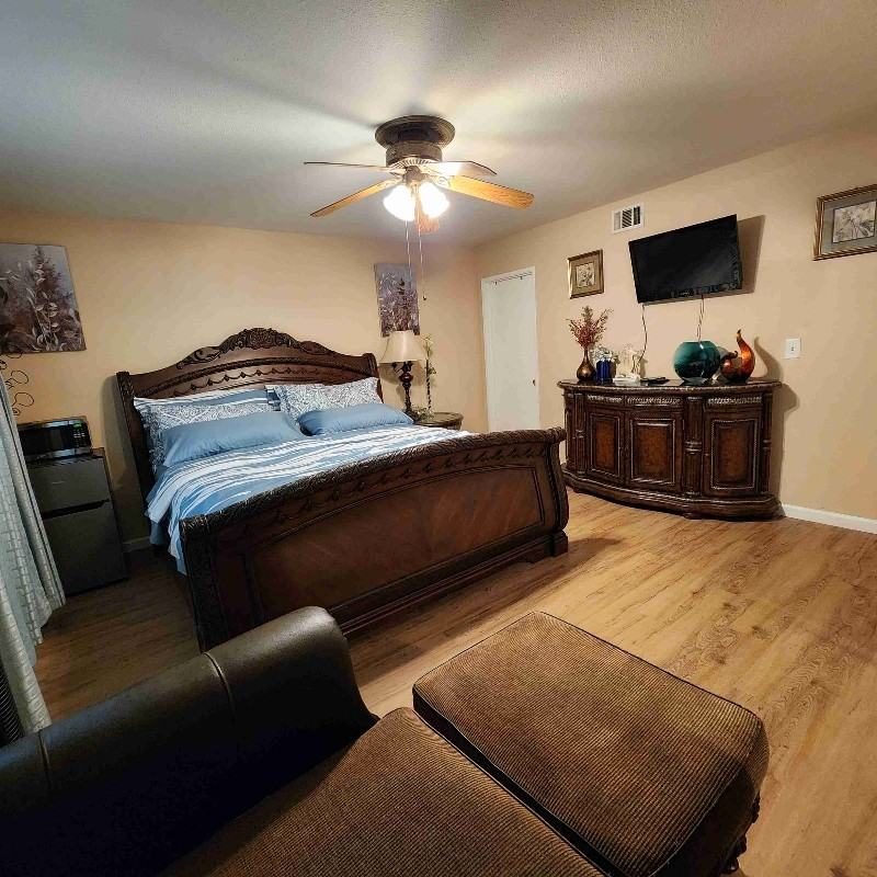6245 Luxurious - Photo 2 of 39