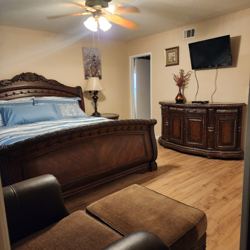 6245 Luxurious - Photo 3 of 39
