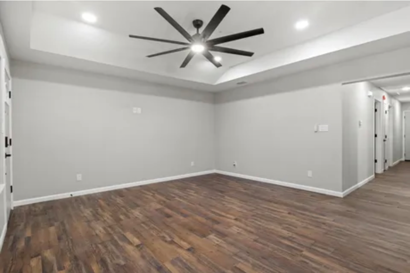 803 Brewer St - Photo 5 of 16