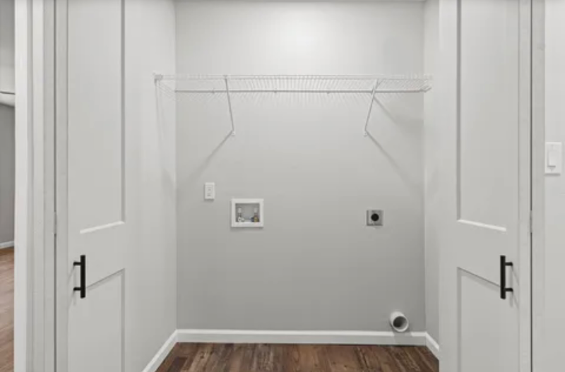 803 Brewer St - Photo 7 of 16
