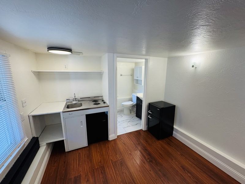 754 Slater St #C - Photo 3 of 13