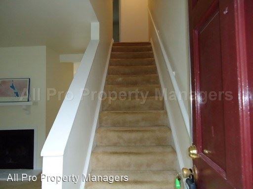 1822 Charles Ct - Photo 2 of 20