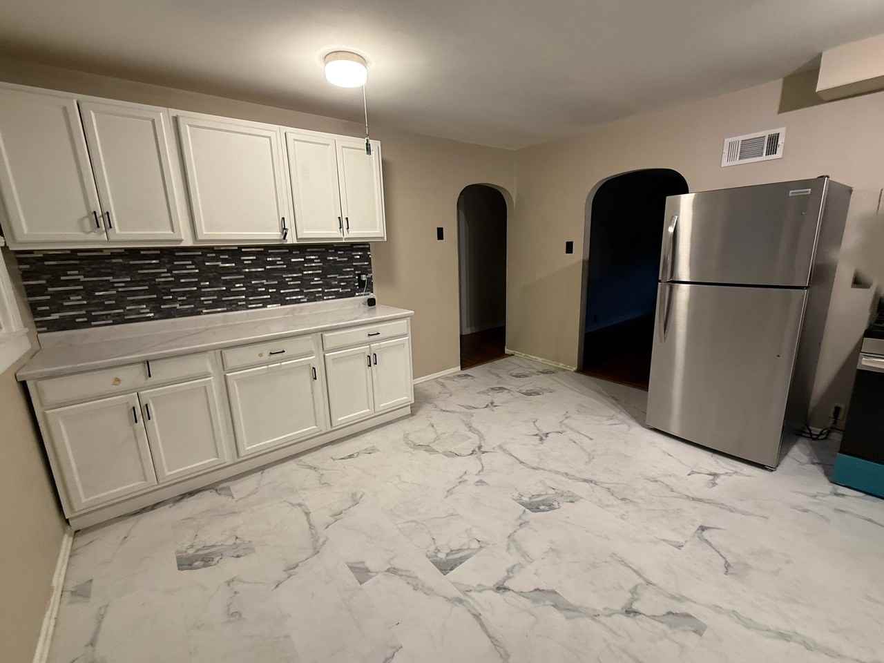 502 Peale St - Photo 3 of 7
