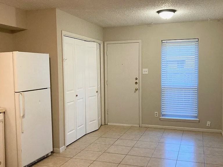 733 Chaparral Cir #733 - Photo 3 of 18