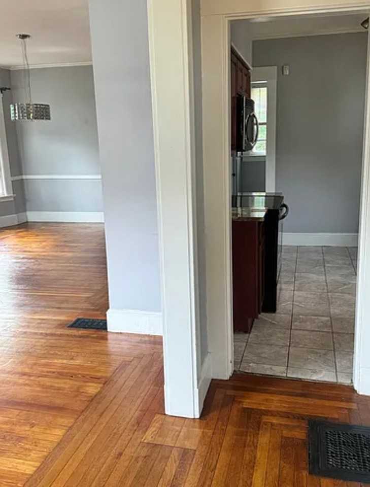 31 Smith St - Photo 4 of 11