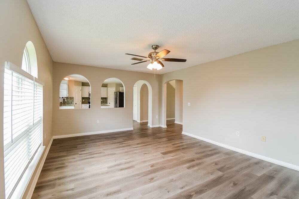7115 High Bluff Rd - Photo 6 of 17