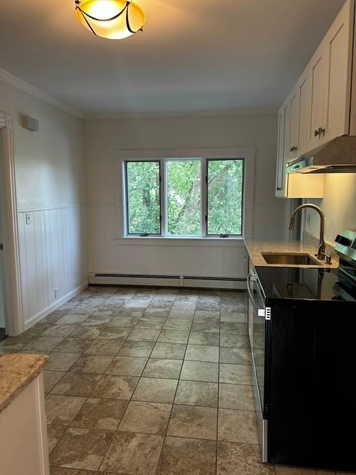 127 Bartlett St - Photo 5 of 14