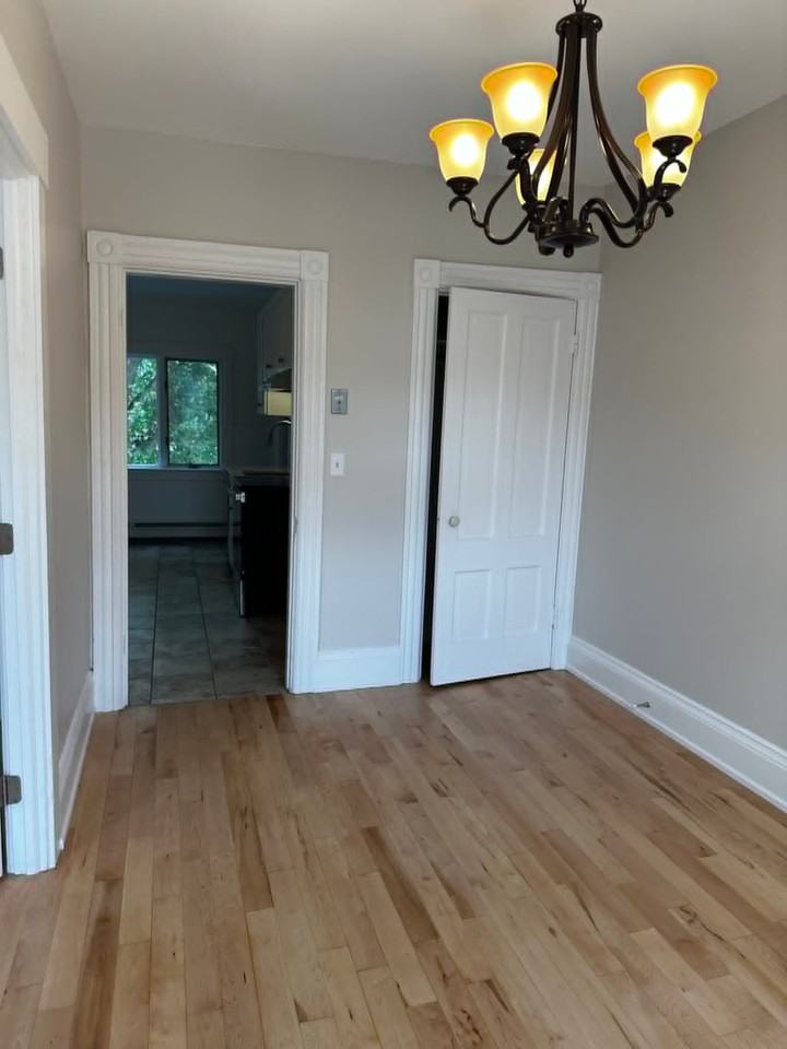 127 Bartlett St - Photo 6 of 14