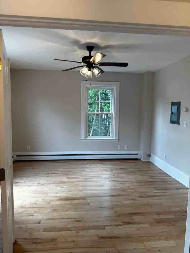 127 Bartlett St - Photo 7 of 14