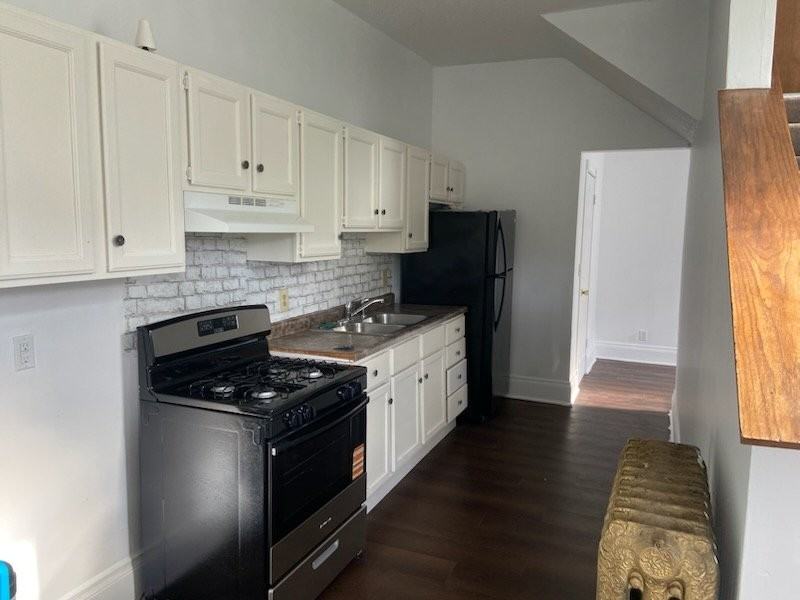 320 Fuller Ave - Photo 2 of 5