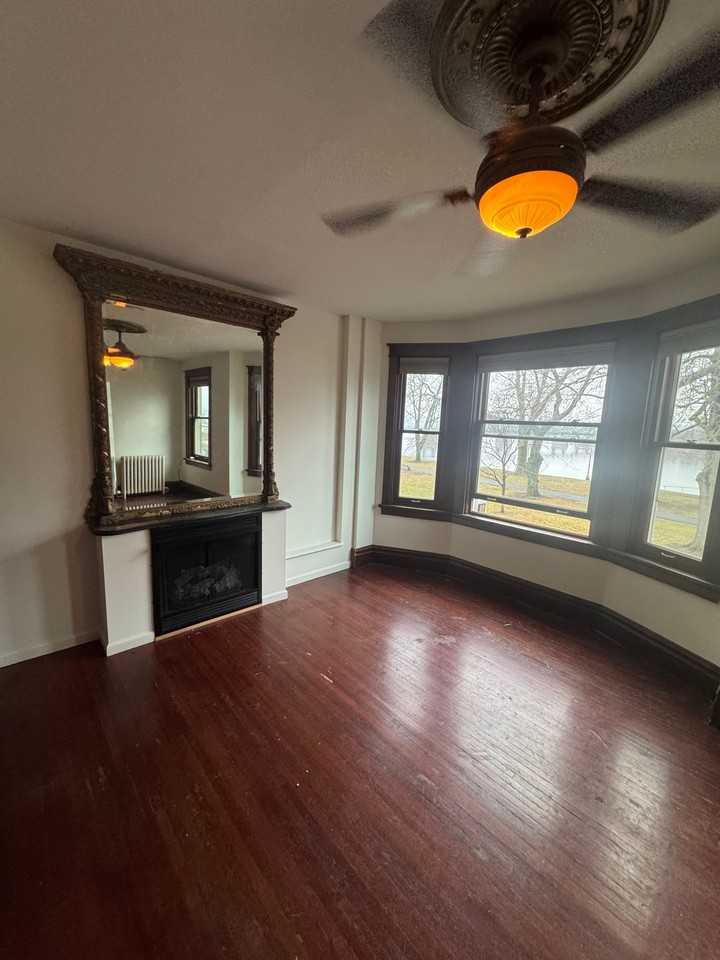 1121 N Front St #2 - Photo 2 of 14