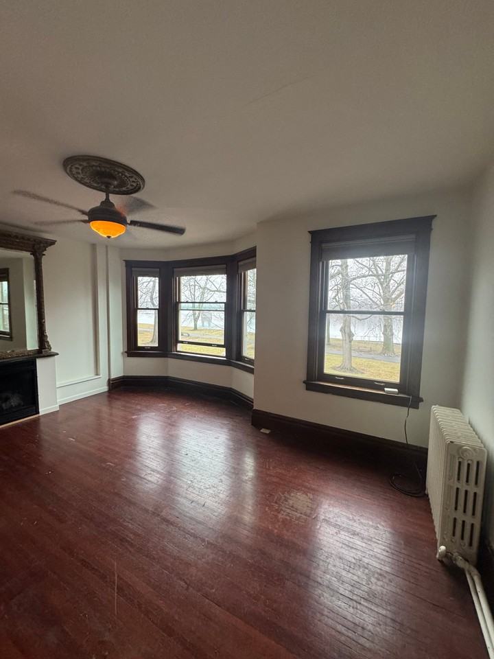 1121 N Front St #2 - Photo 6 of 14