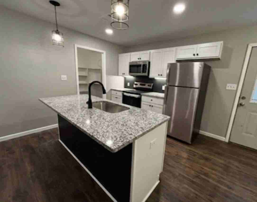 2423 S Chatfield Rd - Photo 7 of 21