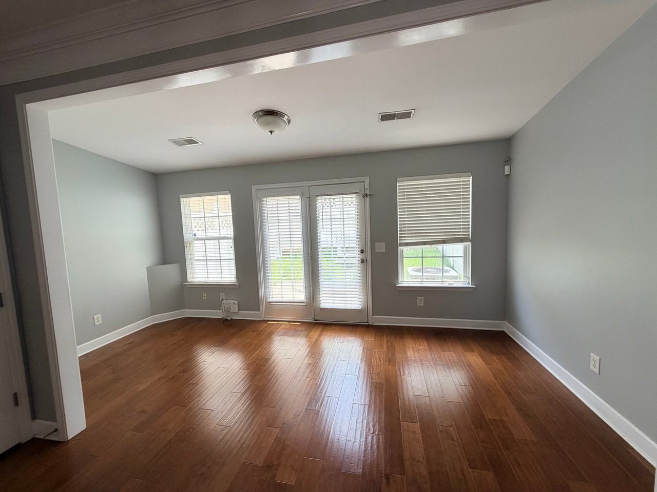 7031 Sunnywood Dr - Photo 7 of 24