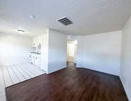 4415 N Clark St - Photo 1 of 1