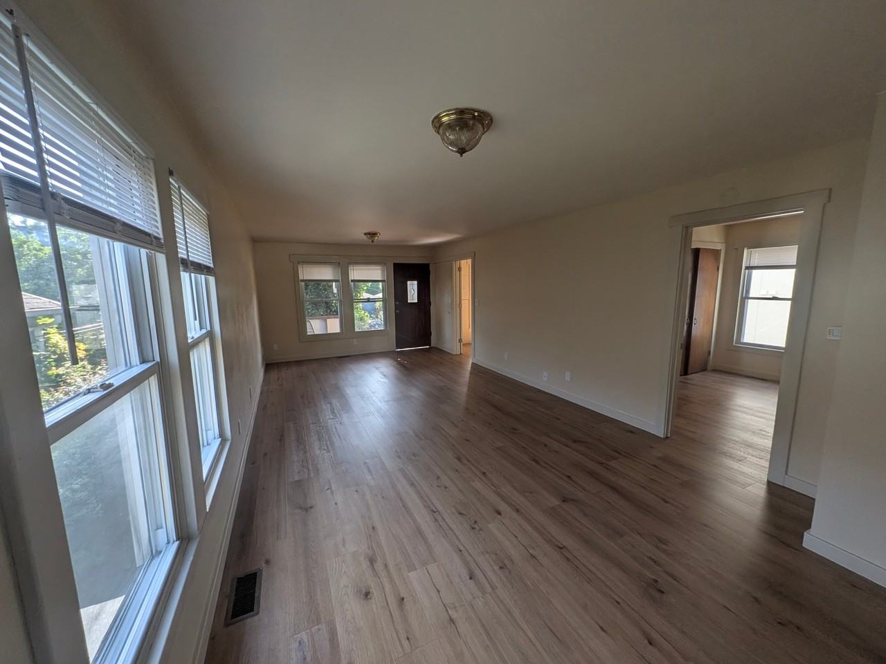 1512 22nd Ave S - Photo 4 of 16