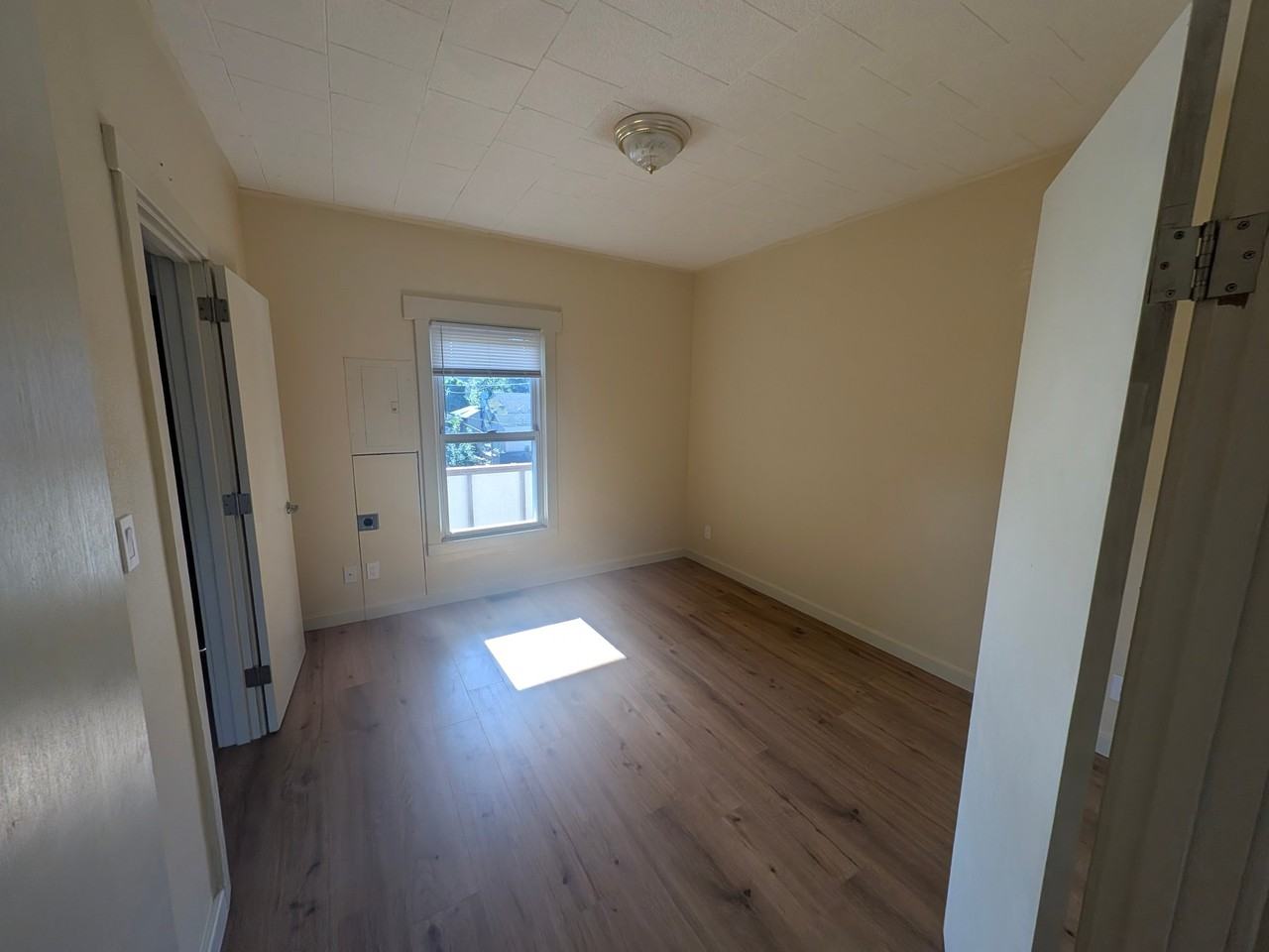 1512 22nd Ave S - Photo 5 of 16