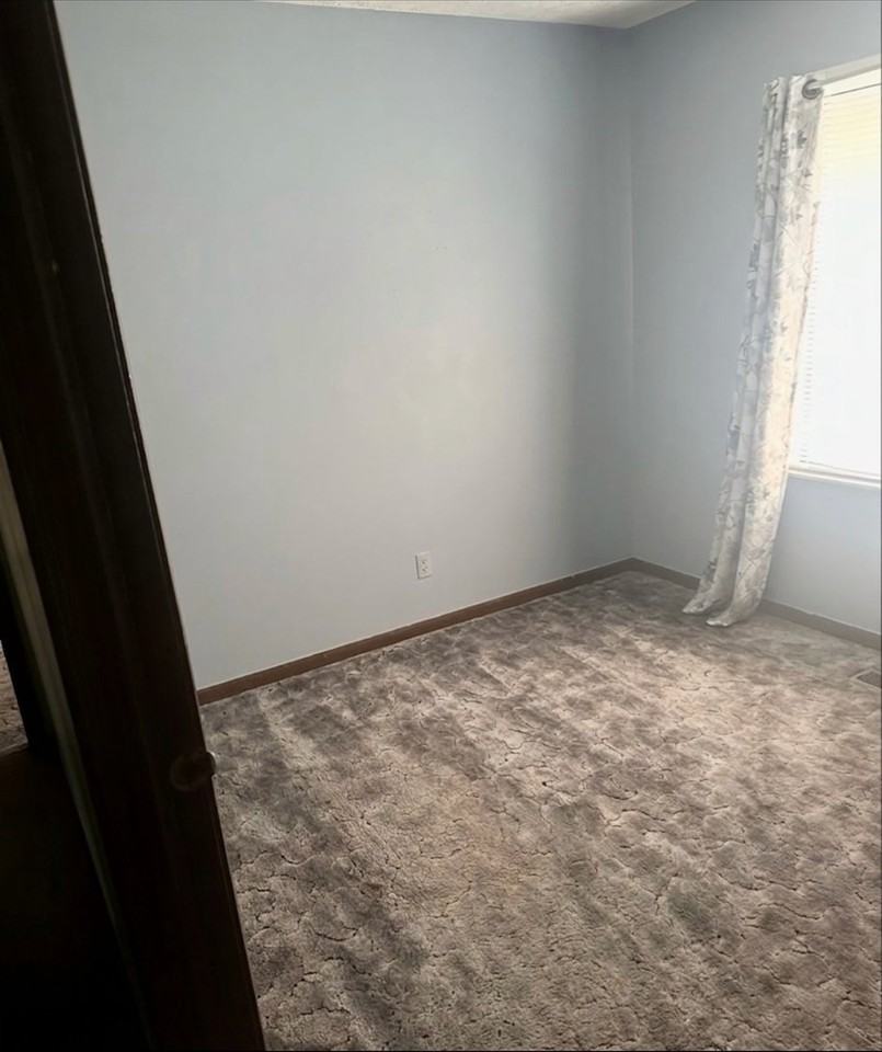 10893 Bent Branch Rd - Photo 6 of 9