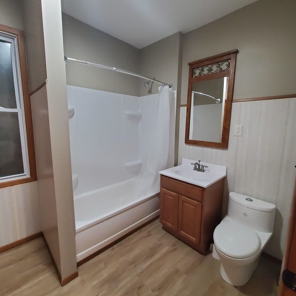 3185 W 32nd St - Photo 4 of 17