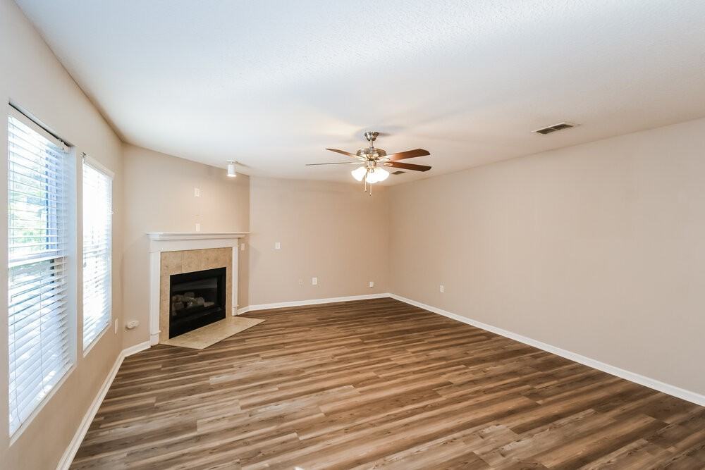 801 Crystal Spring Way - Photo 6 of 17