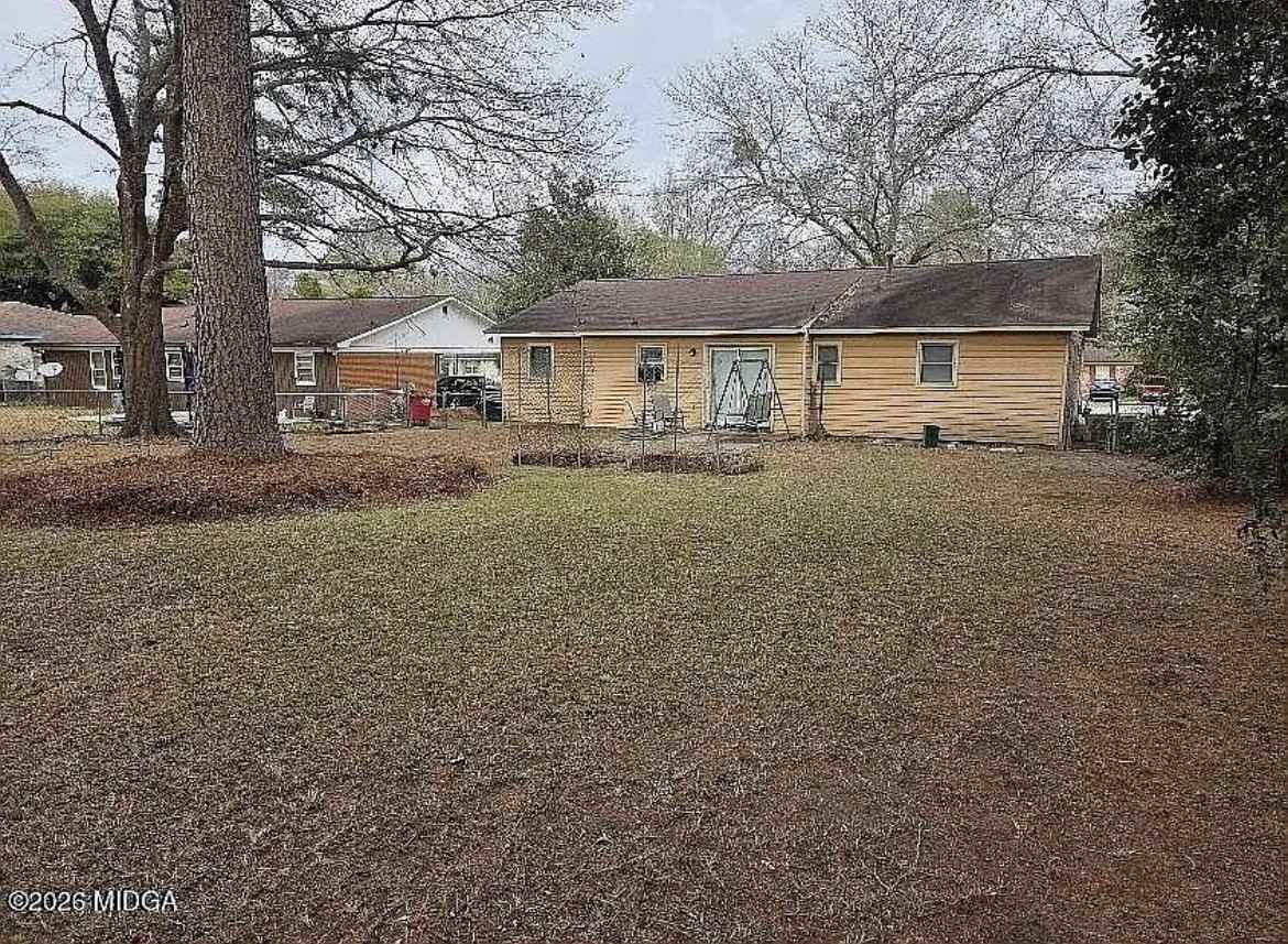 2412 Shea Dr - Photo 2 of 8