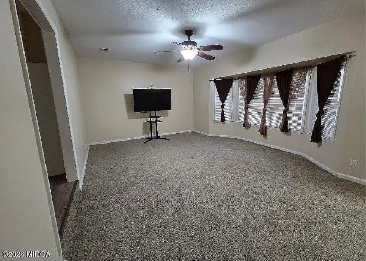 2412 Shea Dr - Photo 3 of 8