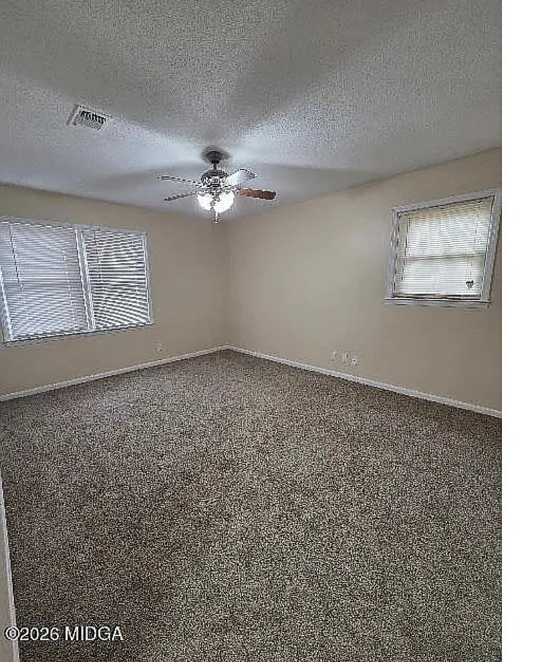 2412 Shea Dr - Photo 5 of 8