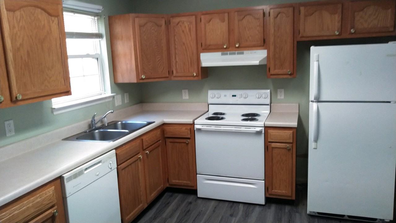 3486 Hedge Dr Ne #3486 - Photo 2 of 7