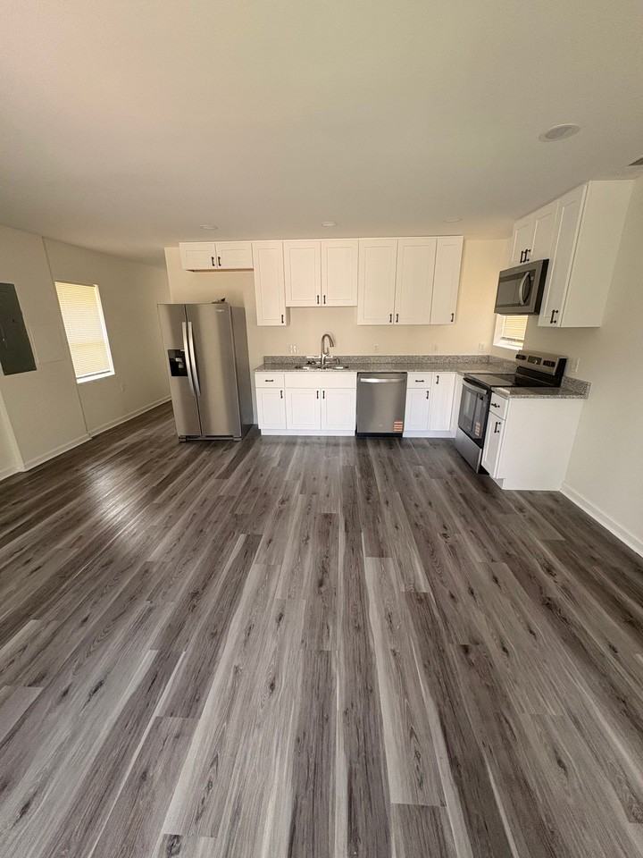 19 Maplewood St - Photo 3 of 10