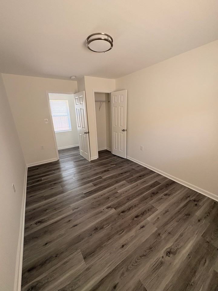 19 Maplewood St - Photo 7 of 10