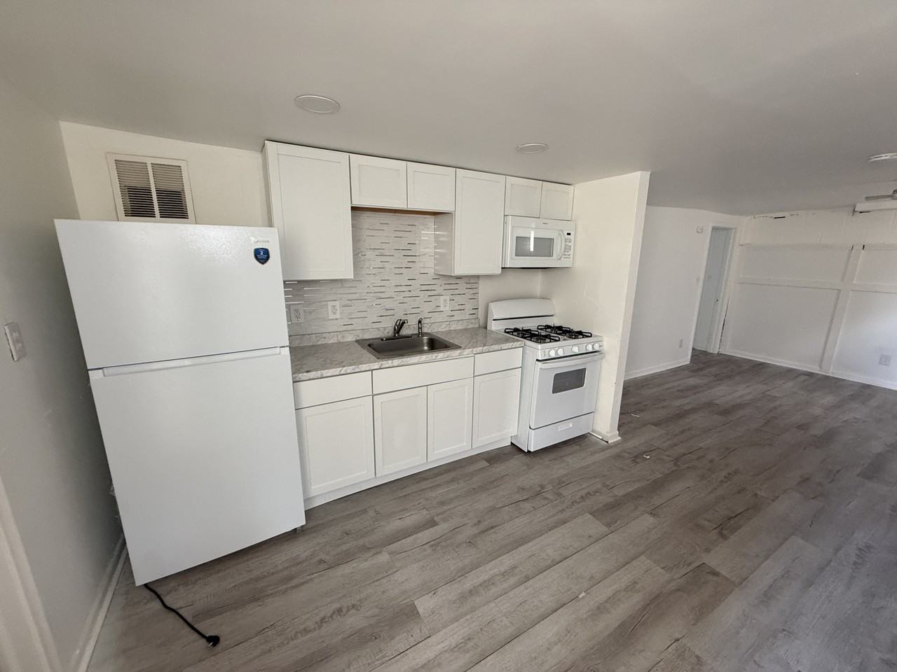 Rein Ave - Photo 2 of 5