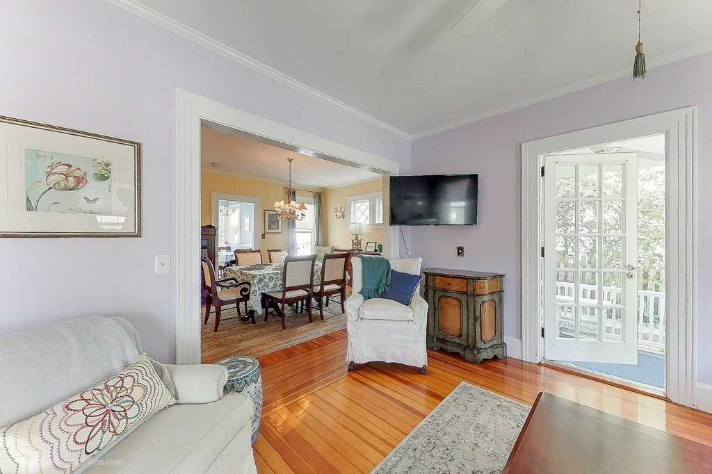 51 Powel Ave #R - Photo 7 of 35