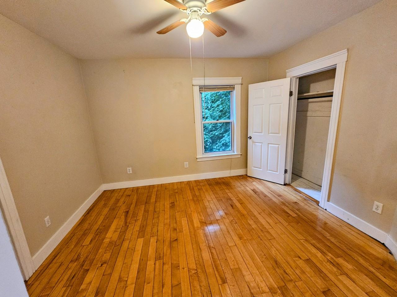 120 Pilgrim Ave #2 - Photo 3 of 8