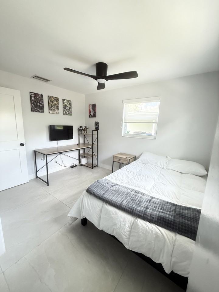 5233 Sw 95th Ave #NA - Photo 4 of 9