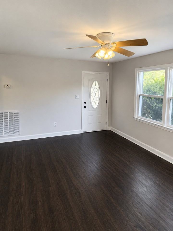 1411 Stansfield Dr - Photo 2 of 20