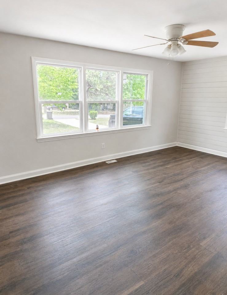 1411 Stansfield Dr - Photo 3 of 20