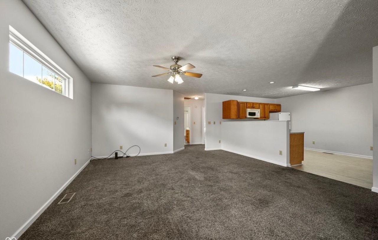 810 W Gaston Dr - Photo 2 of 14