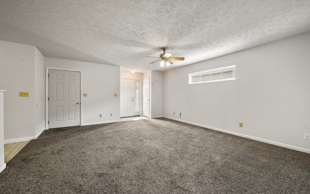 810 W Gaston Dr - Photo 3 of 14