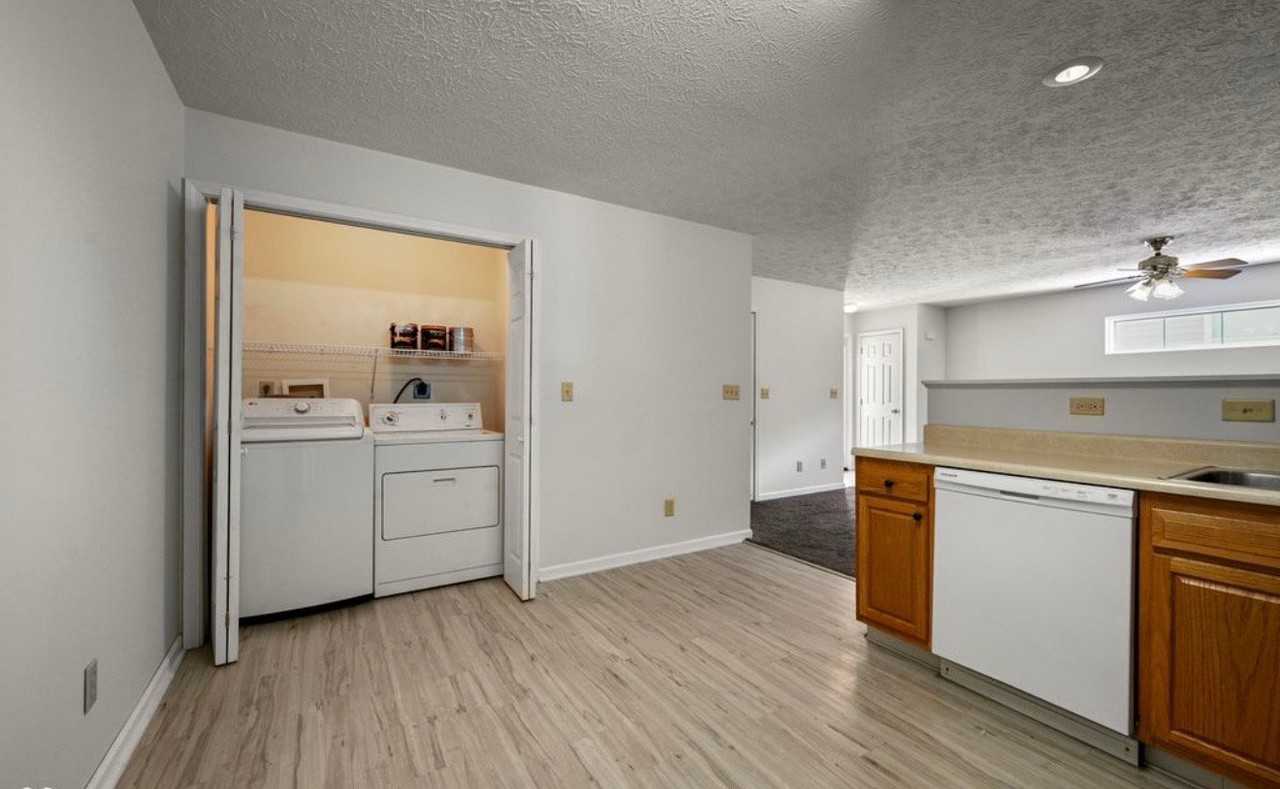 810 W Gaston Dr - Photo 5 of 14