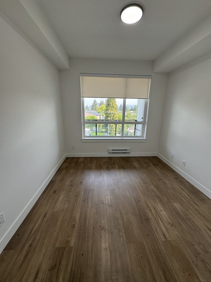 10786 140 St - Photo 2 of 15