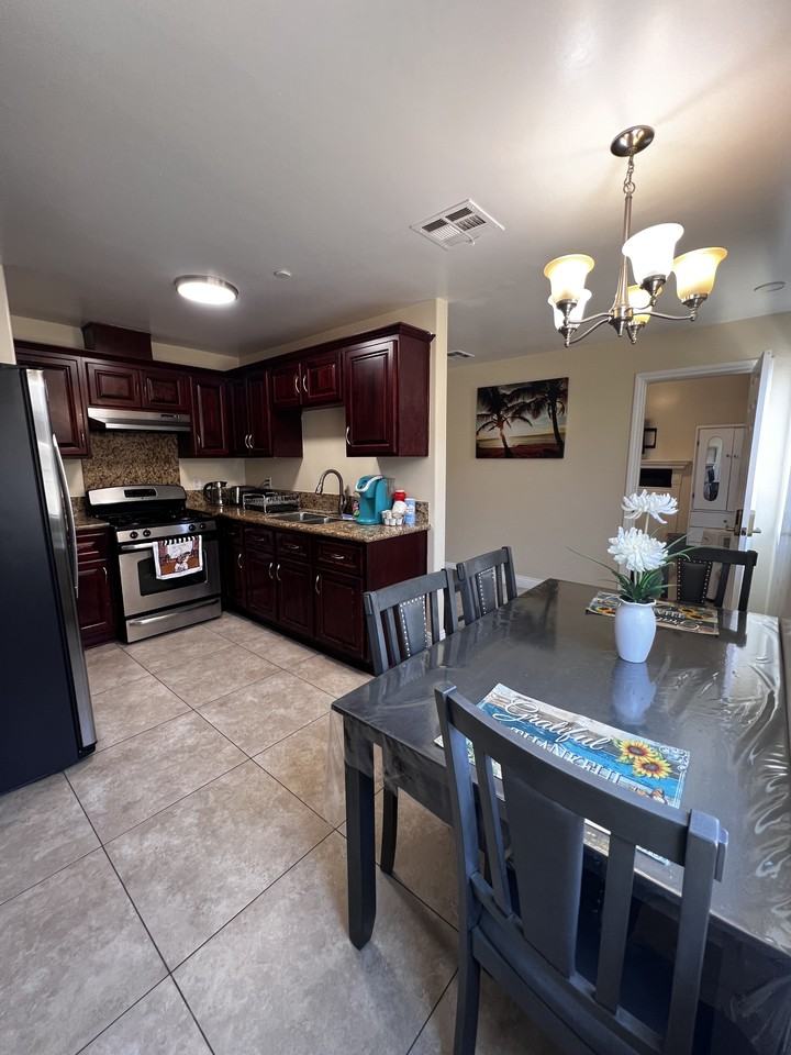 8215 Comolette St #NA - Photo 2 of 7