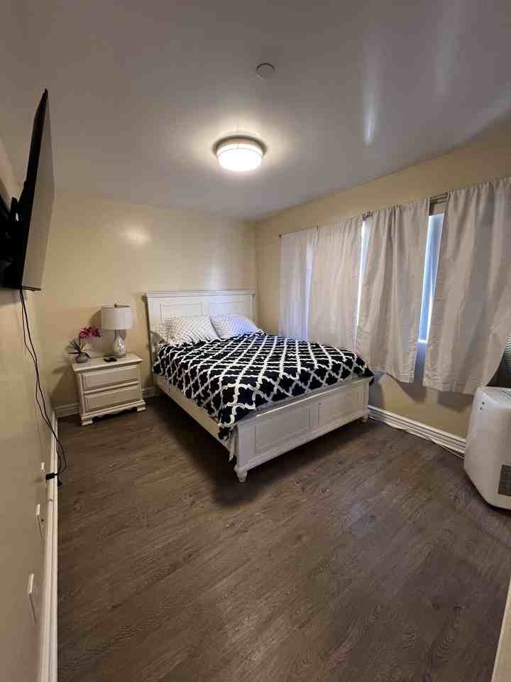 8215 Comolette St #NA - Photo 4 of 7