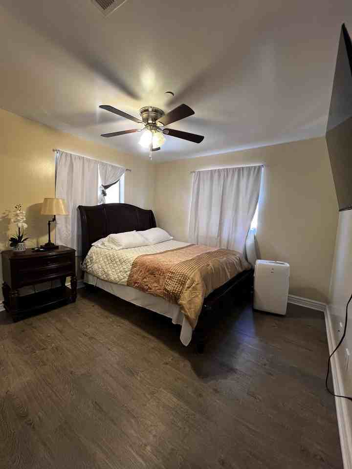 8215 Comolette St #NA - Photo 5 of 7