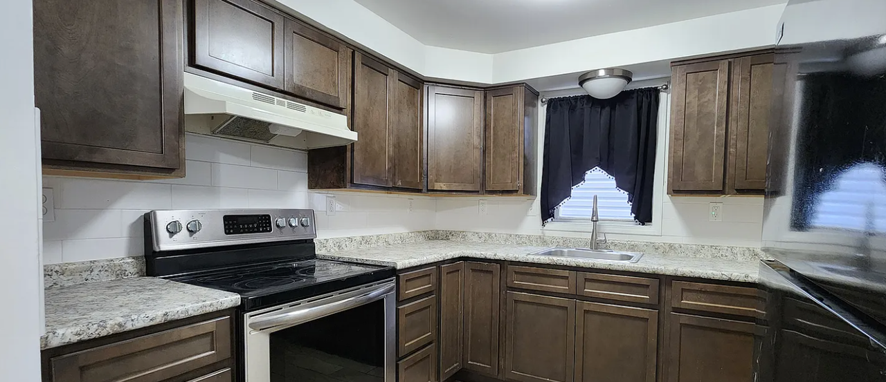 595 Orange St #1 - Photo 4 of 13