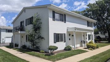 featured image of 10S442 Echo Ln #3