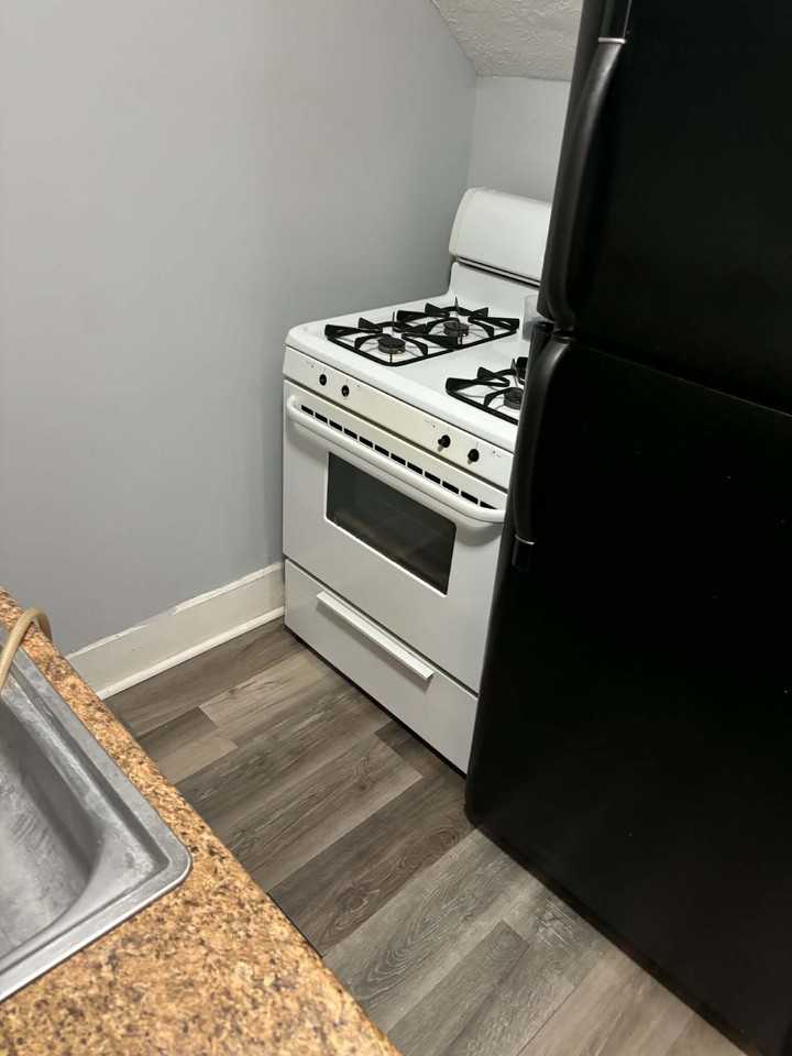 1921 Catalpa Ave #NA - Photo 4 of 8