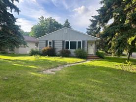 702 W Bancroft Ave - Photo 1 of 1