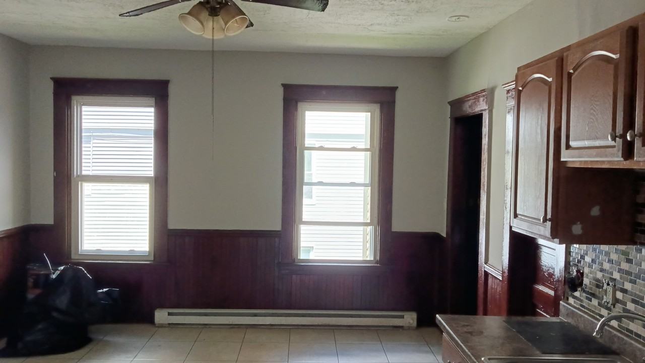 181 Park St #2 - Photo 5 of 6