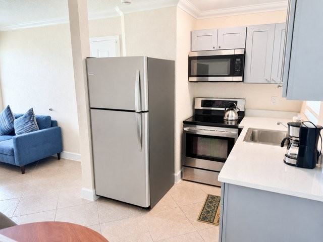 141 72nd Ave #2 - Photo 2 of 8